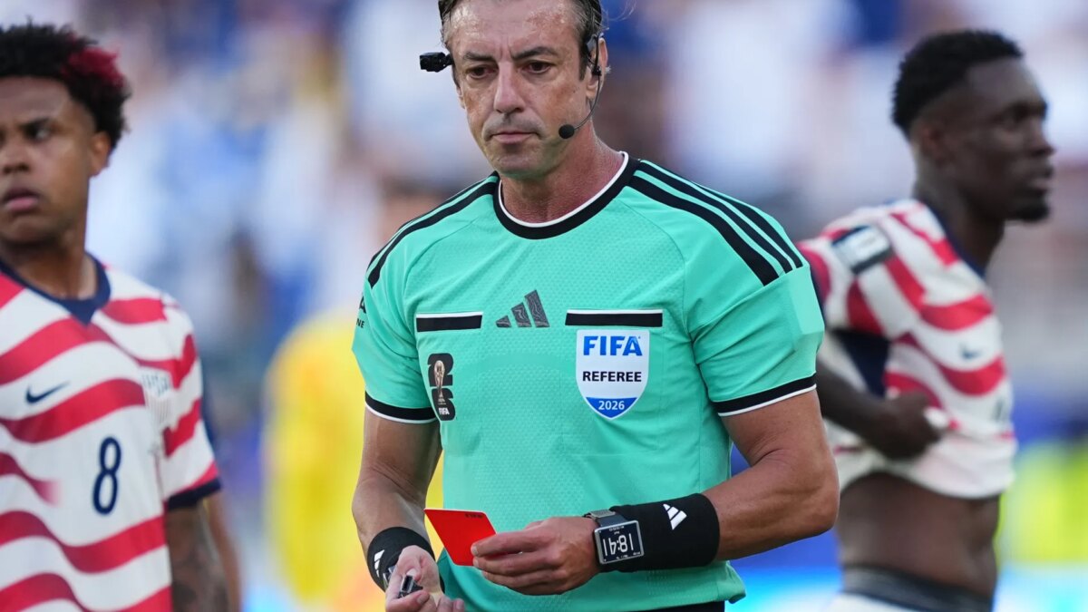 الاتحاد البرازيلي يدافع عن الحكم كلوس ويرد على انتقادات ترمب المتصاعدة | رياضة