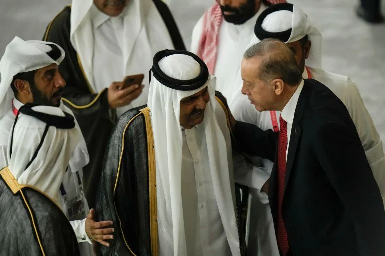 أردوغان يعزي تميم بن حمد في وفاة الأمير الوالد حمد بن خليفة