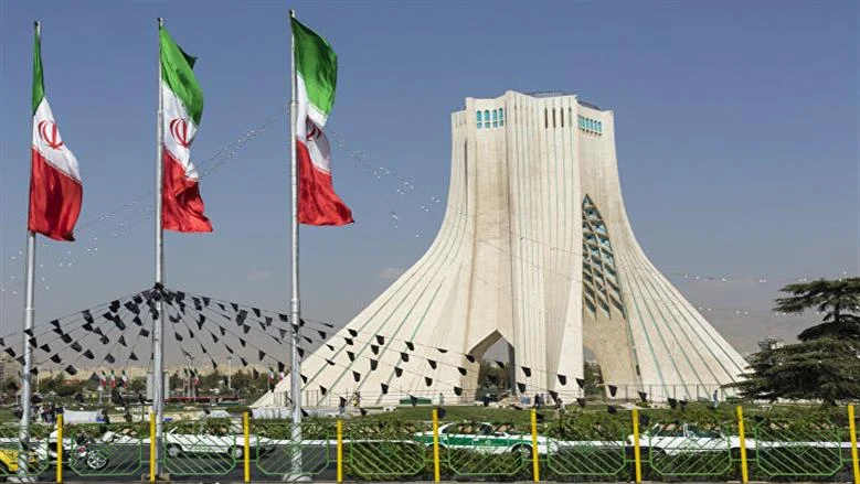 إيران تستدعي السفير البريطاني وتتوعد برد حاسم على تصنيف الحرس