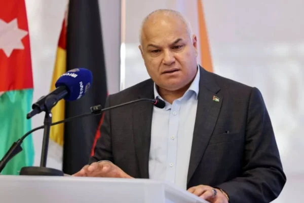 استقالة وزير العمل الاردني خالد البكار بسبب تضارب مصالح