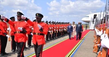 استقبال رئاسي بـ٢١ طلقة مدفعية للسيسي في دار السلام