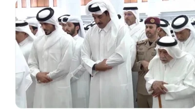 استمرار استقبال العزاء في وفاة الشيخ حمد بن خليفة اليوم الثاني..