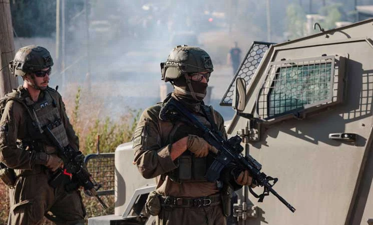 اعتقال اكثر من ٤٠ فلسطينيا في نابلس واصابة ٨ باعتداء مستوطنين