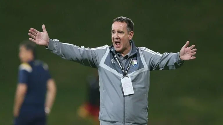 الزمالك يستقبل المدرب الصربي رازوفيتش خلال ٤٨ ساعة