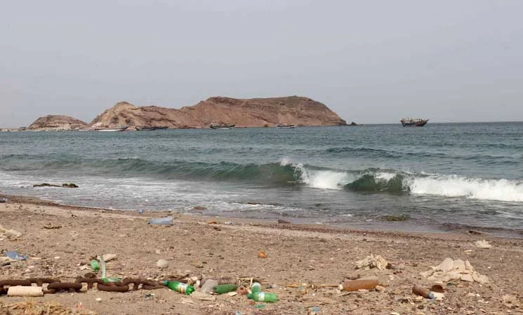 العليمي يربط استمرار الحوثيين في التصعيد بإطالة معاناة اليمنيين