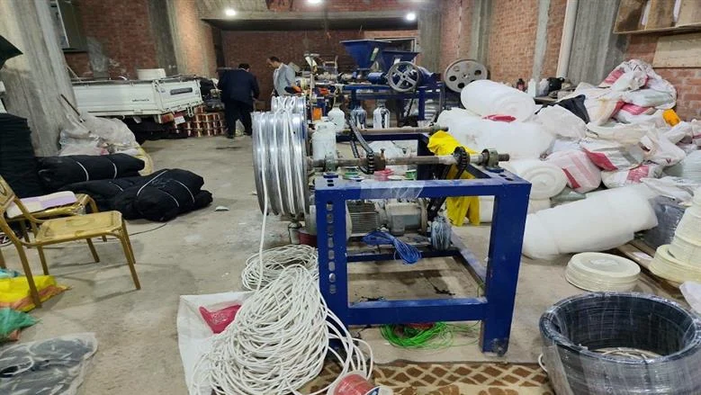 حماية المستهلك يضبط ورشة أسلاك كهربائية مقلدة بزفتى