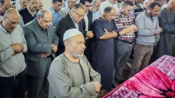 جنازه - دار الإفتاء: رفع اليدين في تكبيرات صلاة الجنازة جائز في جميع