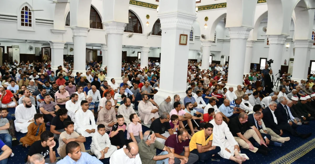 حكم قرآن الجمعة في المساجد قبل الأذان.. دار الإفتاء توضخ