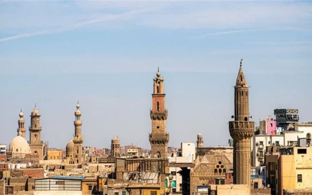 درجات الحرارة اليوم السبت في مصر: طقس شديد الحرارة على القاهرة والصعيد يتجاوز 42 درجة محسوسة