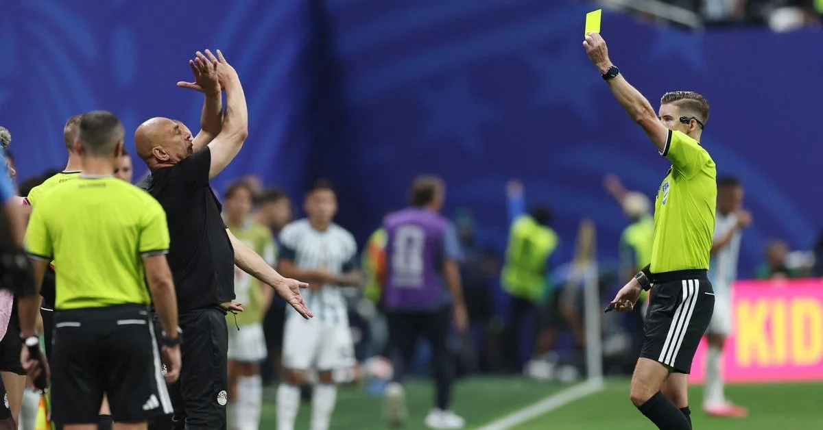 استبعاد حكم مباراة مصر والأرجنتين من كأس العالم