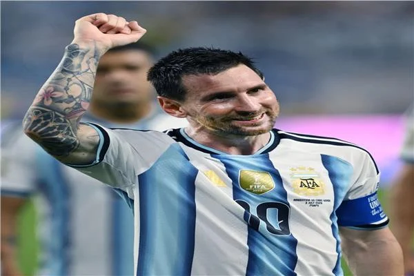 كدمة في جبهة ميسي تثير الجدل بعد فوز الأرجنتين على الرأس الأخضر في كأس العالم