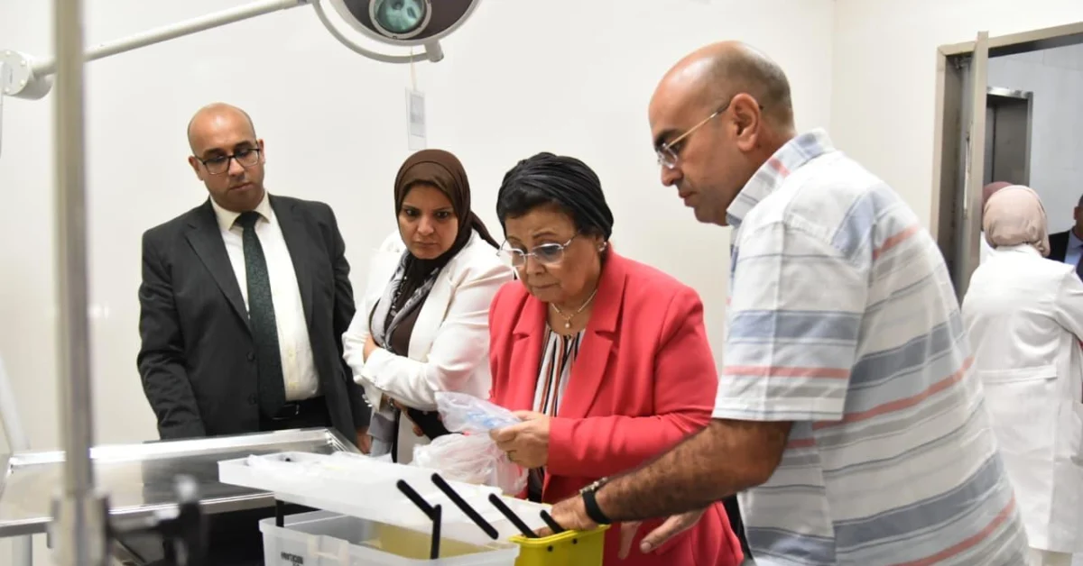 نائب وزير الصحة تجري جولة ميدانية مكثفة بالإسكندرية وتؤكد أهمية الساعة الذهبية الأولى