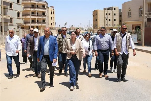 وزيرة الإسكان تتفقد الحي المتميز بمدينة بدر وتوجه بحل شكاوى السكان