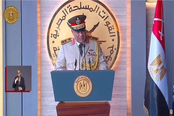 تفاصيل وزير الدفاع المصري