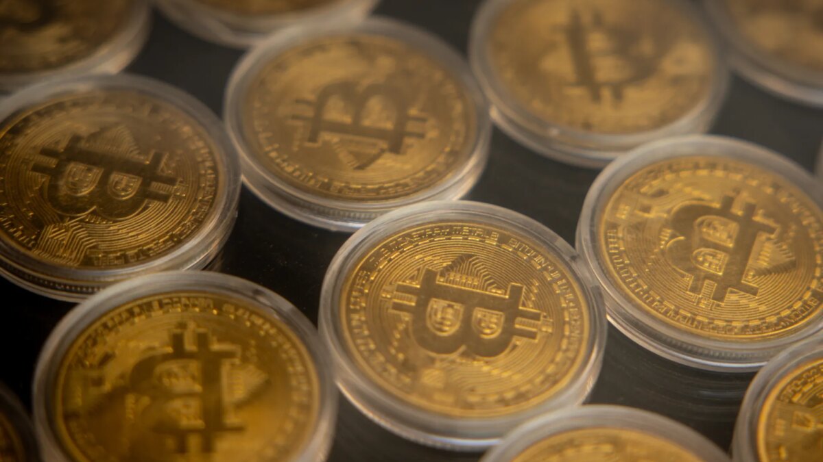 3.8 مليارات دولار تبخرت.. ماذا حدث لعملة ترمب الرقمية؟ | تكنولوجيا