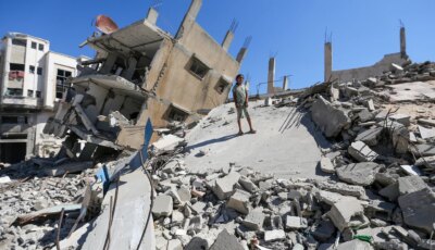 جيش الاحتلال يقصف غزة جوا وبحرا وينسف مباني بخان يونس | أخبار