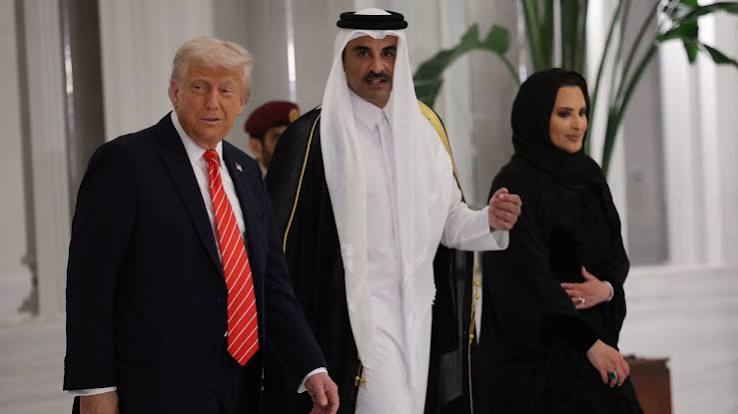لماذا قرر ترامب إلقاء هدية أمير قطر بنصف مليار دولار في النفايات ؟