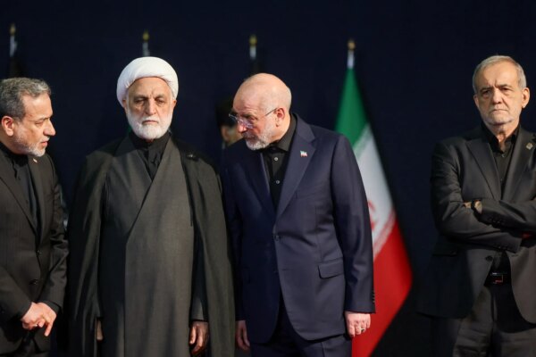 من مشهد إلى طهران.. شعارات الشارع الإيراني تفتح معركة الاتفاق مع واشنطن | أخبار