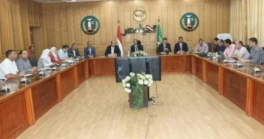 محافظ المنوفية يضع خطة لتطوير وحدة الرصف ومركز شبكات المرافق