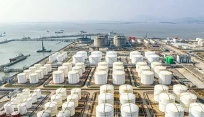 برنت يقفز 4% فوق 78 دولارا بعد ضربات أمريكية إيرانية