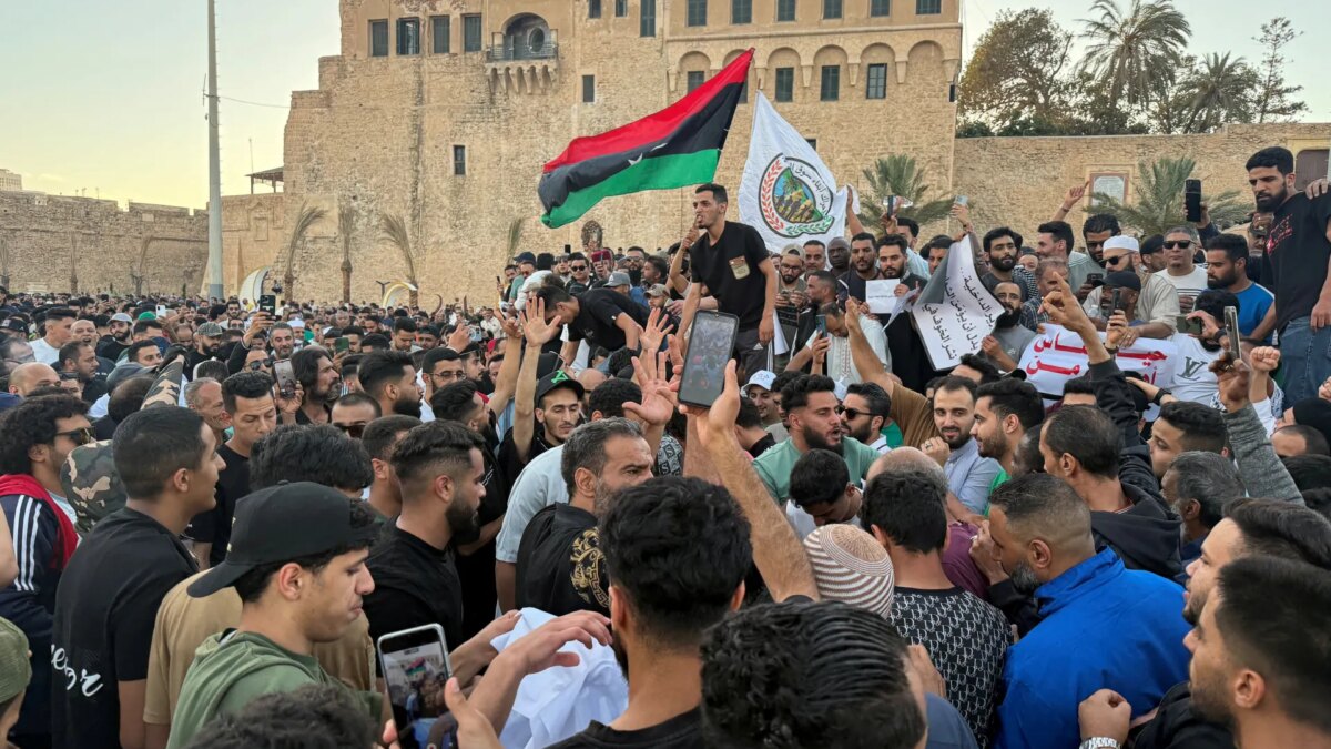 رويترز عن مصادر: باكستان تتوسط لحل الأزمة في ليبيا | أخبار