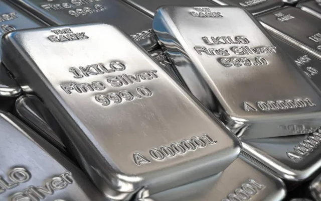 فضة مصر مستقرة 925 عند 97 جنيها والاونصة 62.5