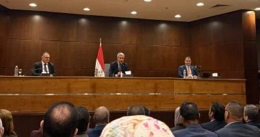 وزير السياحة: ترخيص إلزامي لاستقبال السائحين في الشقق خلال عام