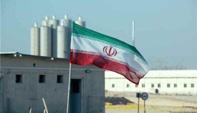 المشهد الدولي – إيران تعلن الانتقال من الدفاع إلى الهجوم وتؤكد سيطرتها العملياتية على مضيق هرمز