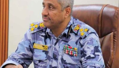 المشهد اليمني – فضيحة أمنية في المكلا.. مواطن يكشف تفاصيل مثيرة: المتهم بقتل والدة سعودي يتنقل بين السجن والحرية ومدير الأمن يتدخل
