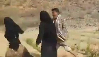 المشهد اليمني – قاتل معهم فأصابوه بالشلل ونهبوا أرضه.. ميليشيا الحوثي تقتحم منزل مجند سابق وتعتدي على أسرته في عمران