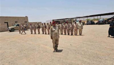 المشهد اليمني – غضب واسع في صفوف قوات محور عتق.. أين ذهبت رواتب الجنود؟