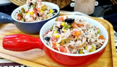 سلطة الأرز المقرمش بالتونة والأفوكادو .. وصفة عشاء صحي وسريع