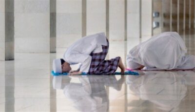 أمين الفتوى يوضح حكم صلاة المرأة بالبنطلون خارج المنزل (فيديو)