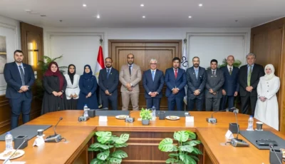 رئيس الاقتصادية يستقبل وفدًا عُمانيًا لبحث فرص التعاون والاستثمار