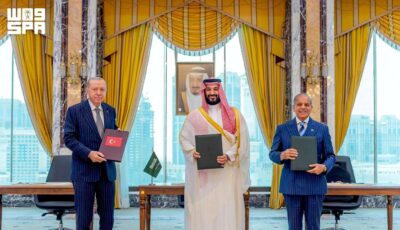 السعودية حول الاتفاق الدفاعي مع تركيا وباكستان: لا تمثل توجها لبناء محور عسكري أو تكتل طائفي مذهبي