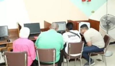 توافد الطلاب على مكتب التنسيق الإلكتروني بجامعة الزقازيق