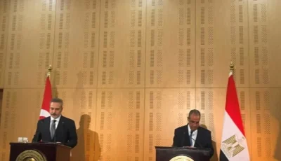 وزير الخارجية يشيد بزخم العلاقات المصرية التركية