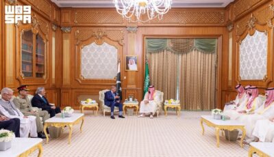 ولي العهد يلتقي رئيس وزراء باكستان في مكة ويبحثان التعاون الثنائي