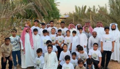 للموسم الثالث.. أسرة الغضية تعلّم صغارها «خراف النخيل» في بريدة