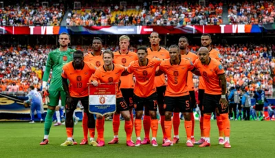 كان قريبًا للغاية ولهذا فشلت الصفقة.. سلوت كاد يتفق على تدريب منتخب هولندا!
