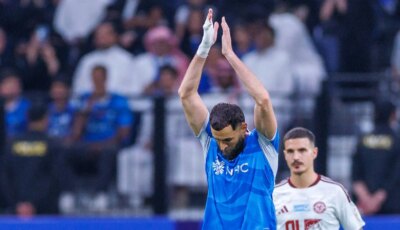 بلحظة غضب.. بنزيما يشعل أول أزمة في موسم الهلال