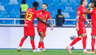 فيديو: ترك مرماه لشرب المياه.. القادسية يعاقب حارس الطائي بهدف كوميدي