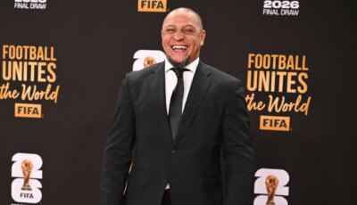 “تزوج مغربية ثم تردد على داعية شهير”.. ما حقيقة اعتناق روبرتو كارلوس الإسلام؟