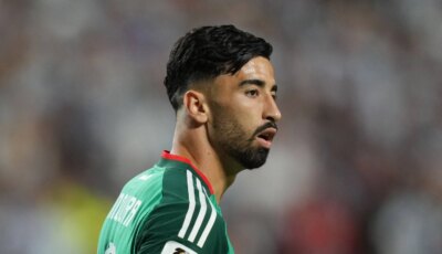 عمورة يقترب من الدوري الفرنسي في صفقة مفاجئة