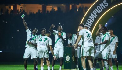 الأهلي يصدم محترفه قبل كلاسيكو الهلال