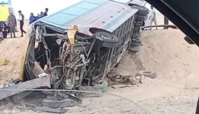 إصابة 29 شخصًا في انقلاب أتوبيس على الطريق الصحراوي الشرقي بالمنيا