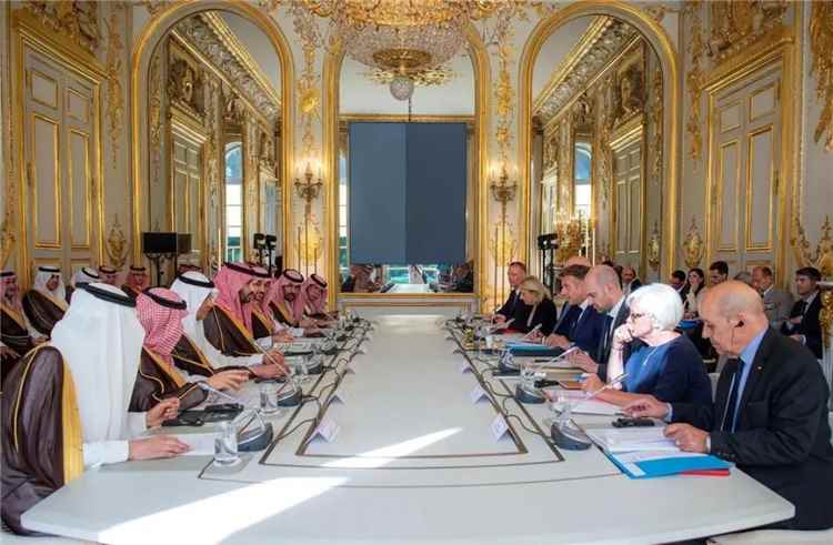 المشهد اليمني – السعودية وفرنسا تدينان هجمات الحوثيين وتؤكدان دعم مجلس القيادة الرئاسي اليمني (بيان)