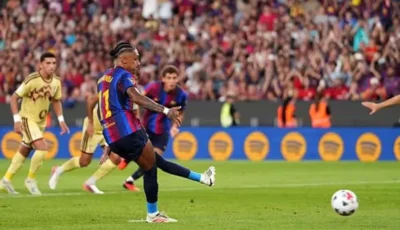 أمير هشام: كوكا يستحق ركلة جزاء للأهلي أمام برشلونة