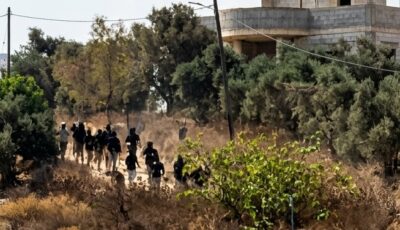 الاحتلال الإسرائيلي والمستوطنون يهاجمون "بيت فوريك" بنابلس وينفذون اعتداءات واسعة بالضفة