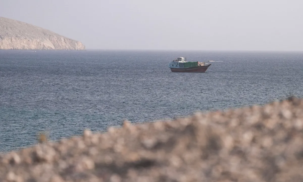 فتح مضيق هرمز يقترب عبر اتفاق أميركي إيراني عماني